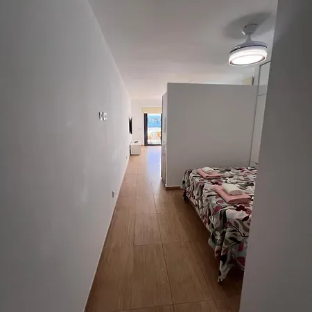 Seaview Royal Garden דירה *